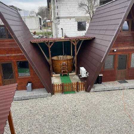 Cabana Tip A La 300 M De Castel Hunedoara Exterior foto