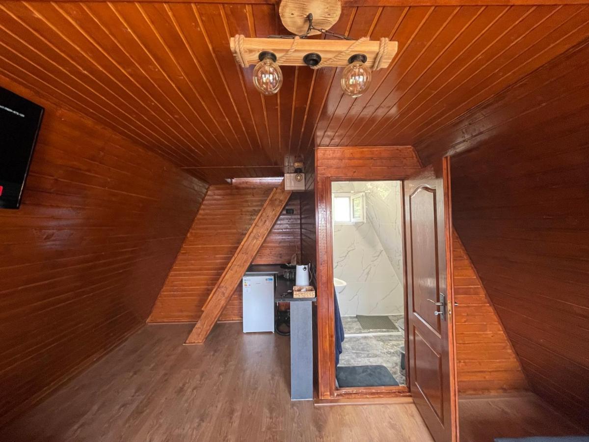 Cabana Tip A La 300 M De Castel Hunedoara Exterior foto
